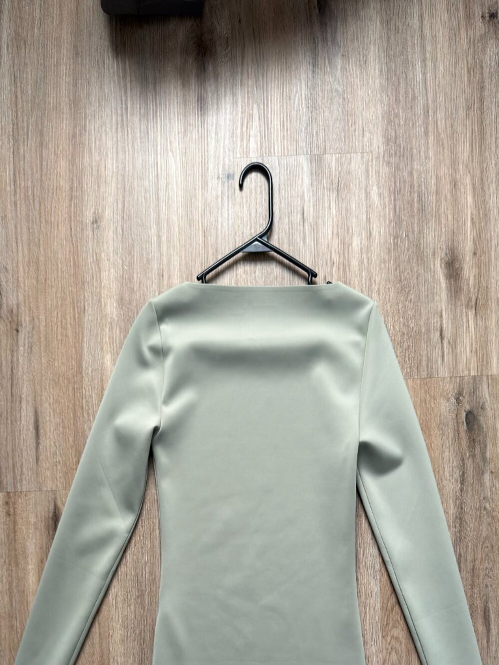Abercrombie Light Sage Boat Neck Long Sleeve - Picture 3 of 5